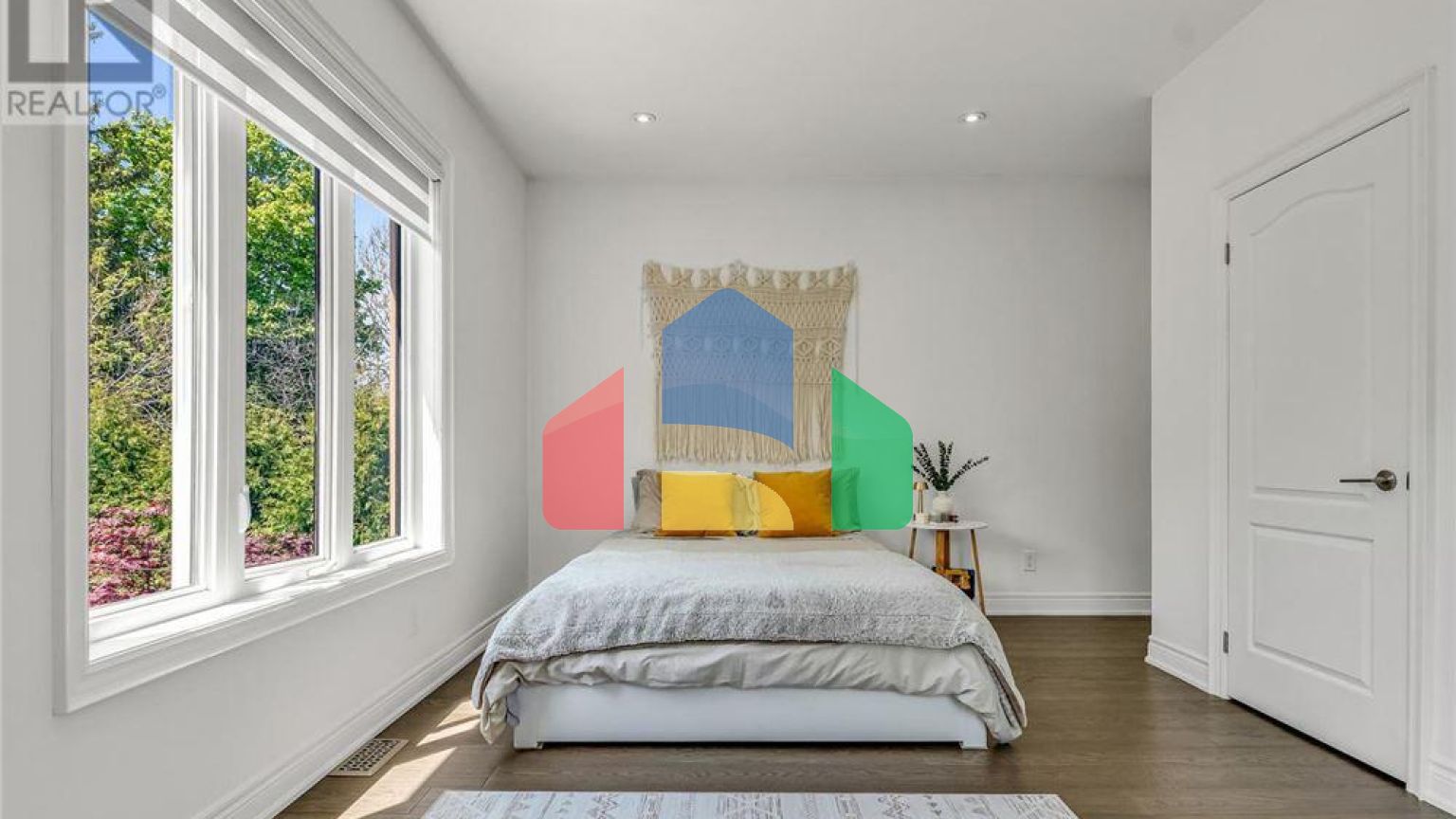 Residential - Single Family Home - Toronto, Canada - Canada