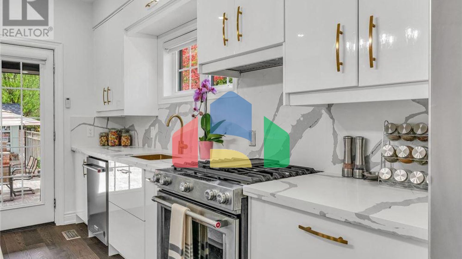 Residential - Single Family Home - Toronto, Canada - Canada