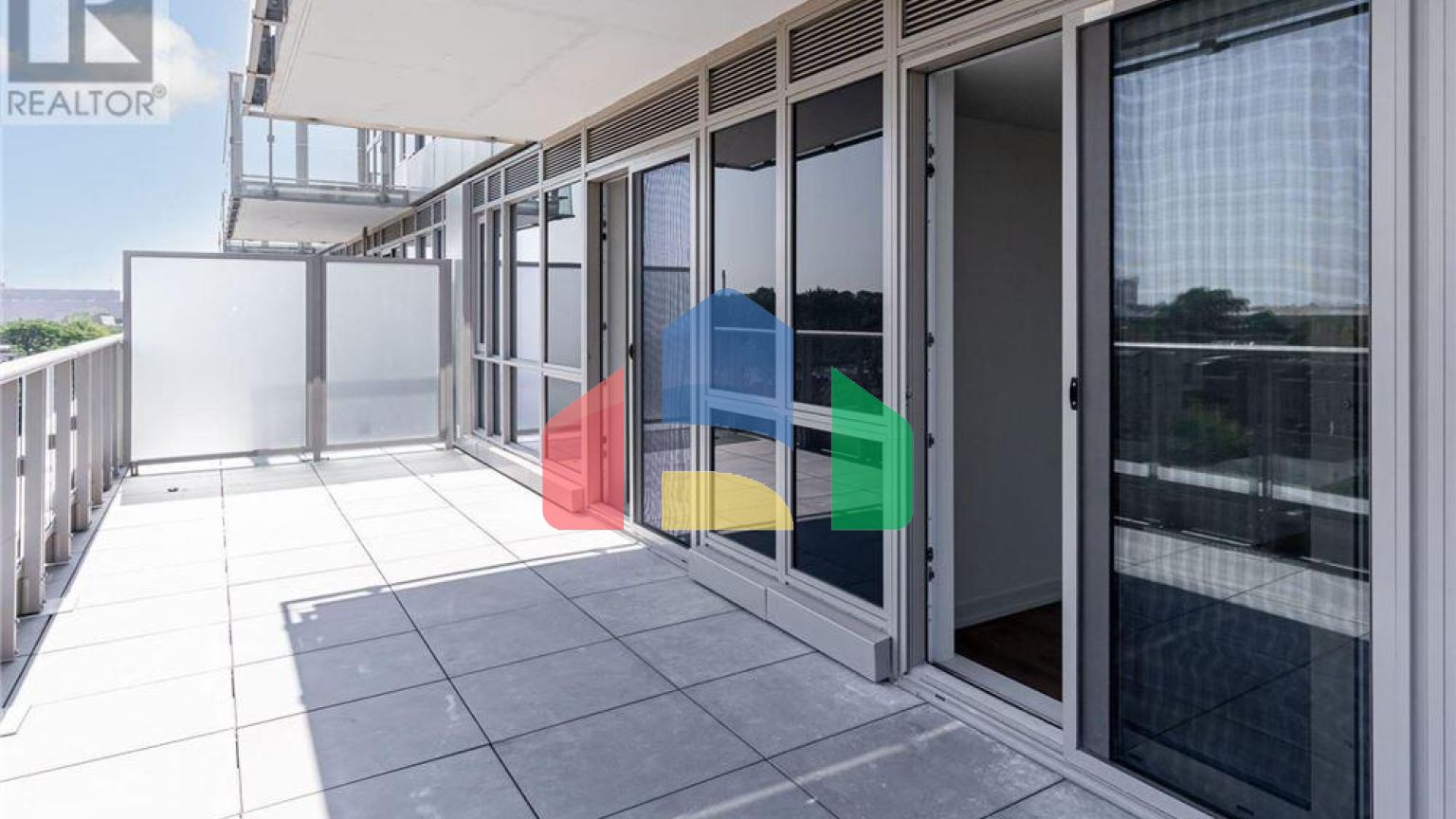 Residential - Condo/Apartment - Toronto, Canada - Canada