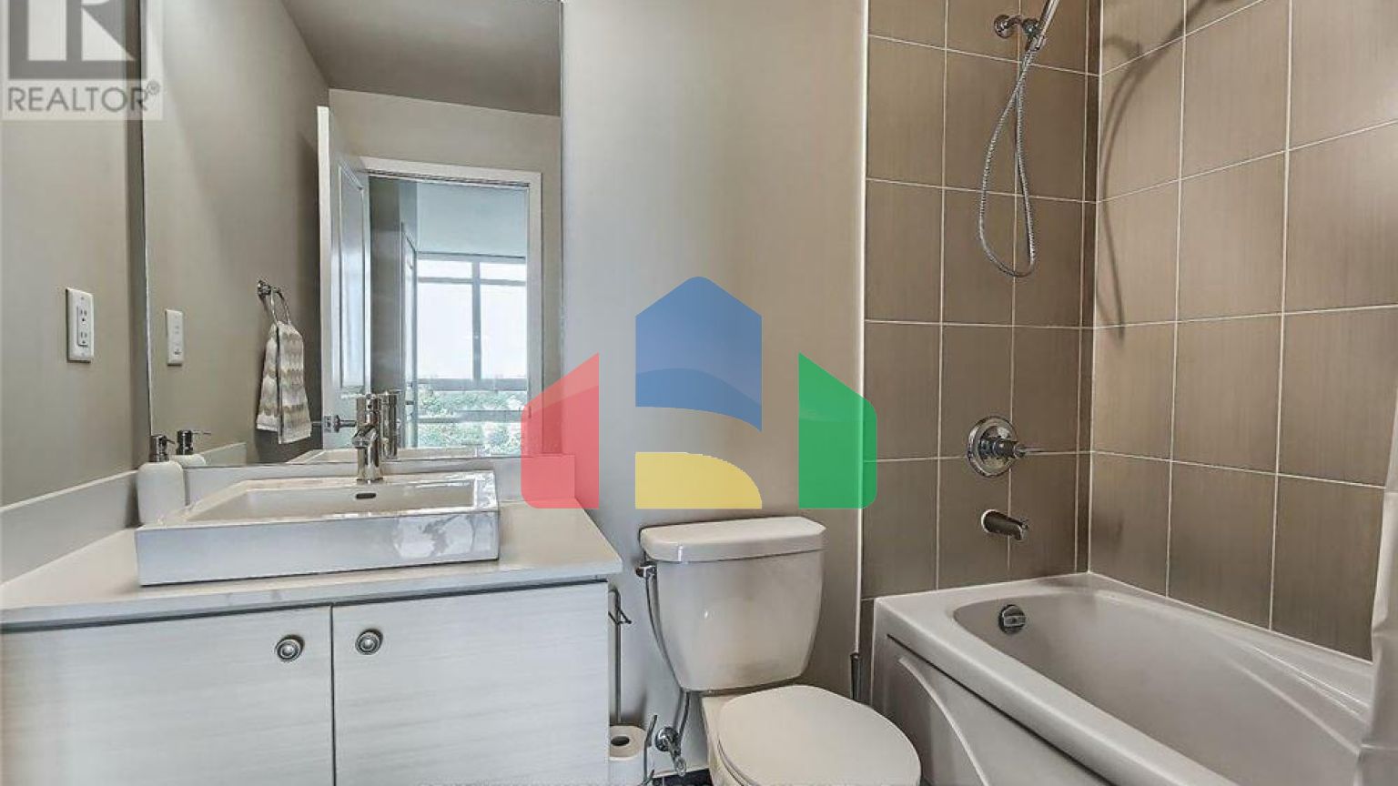 Residential - Condo/Apartment - Toronto, Canada - Canada