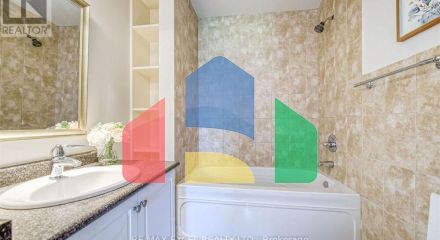 Residential - Single Family Home - Toronto, Canada - Canada