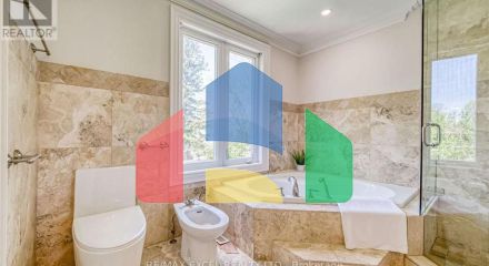 Residential - Single Family Home - Toronto, Canada - Canada