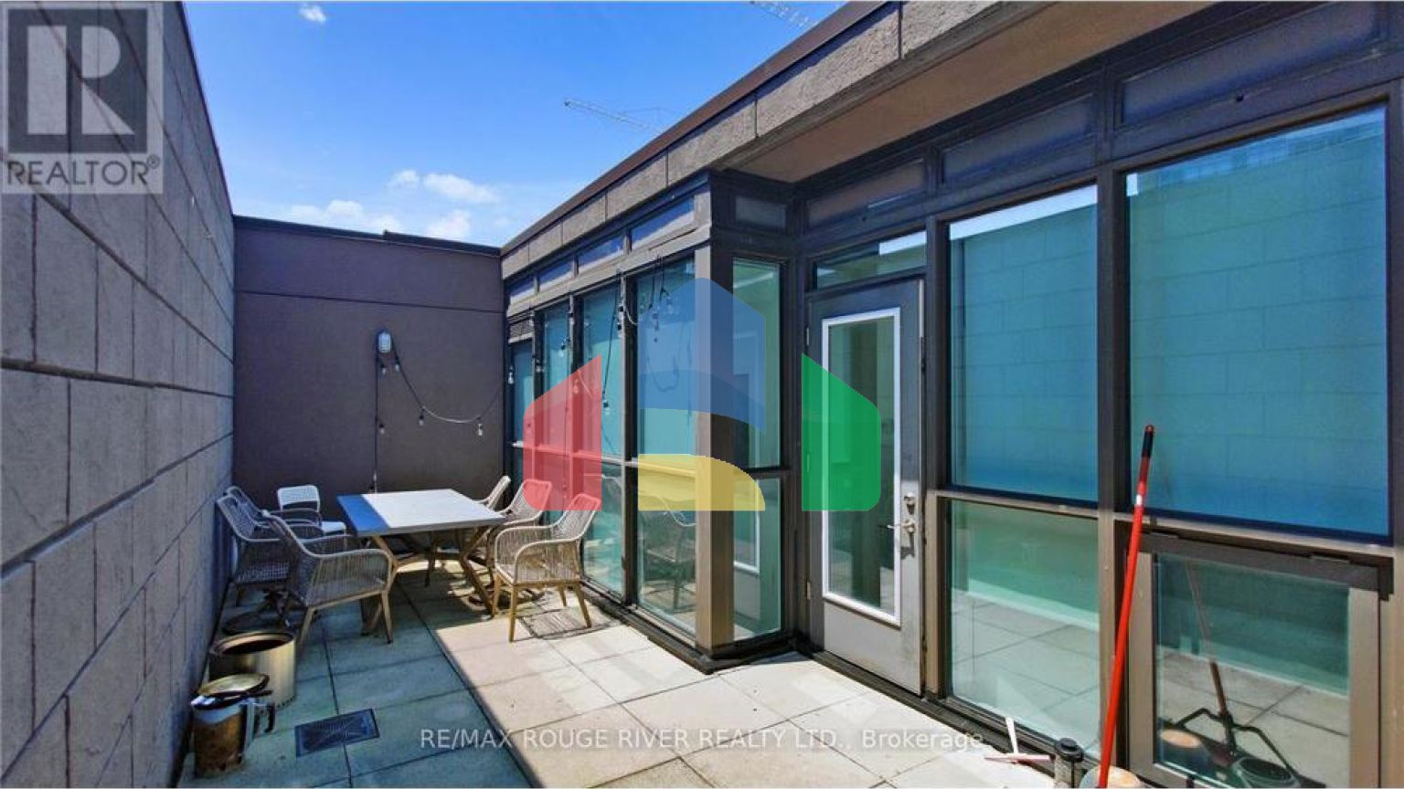 Residential - Condo/Apartment - Toronto, Canada - Canada