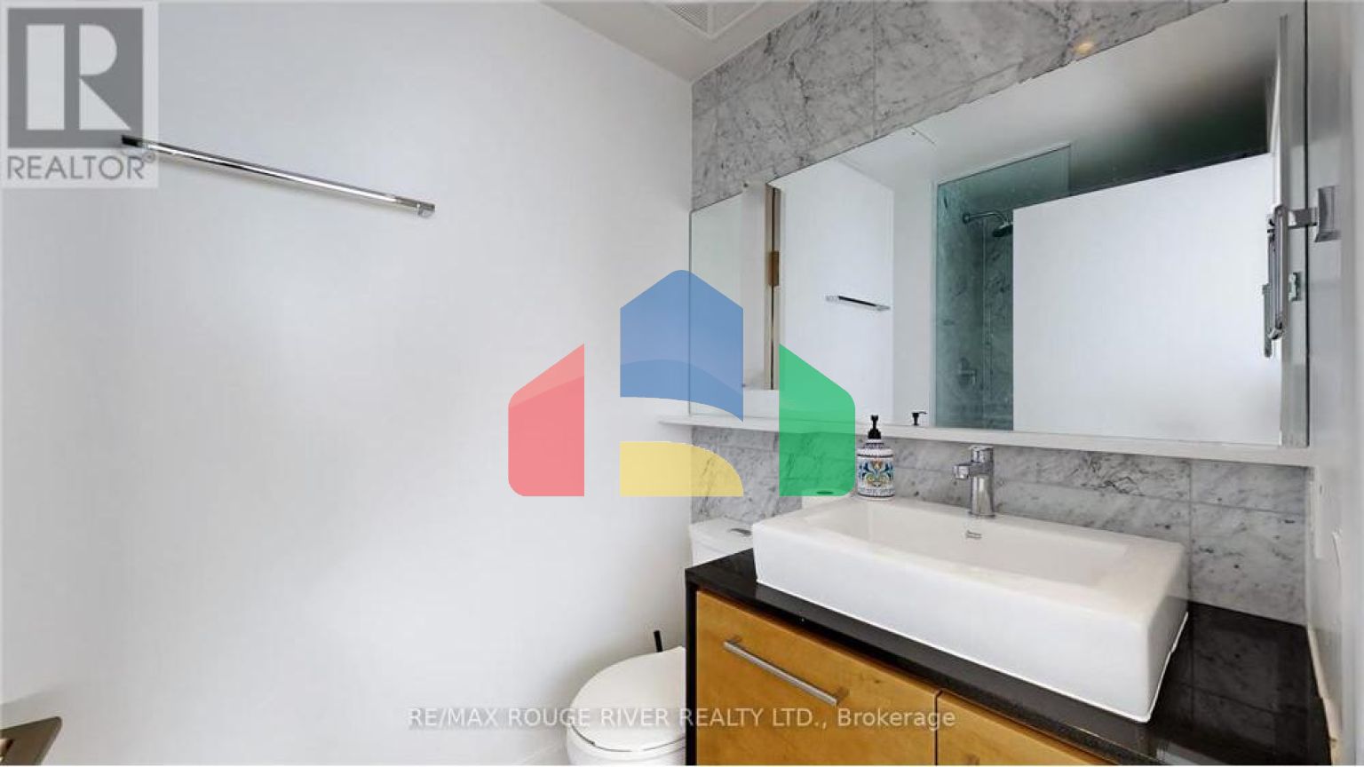 Residential - Condo/Apartment - Toronto, Canada - Canada