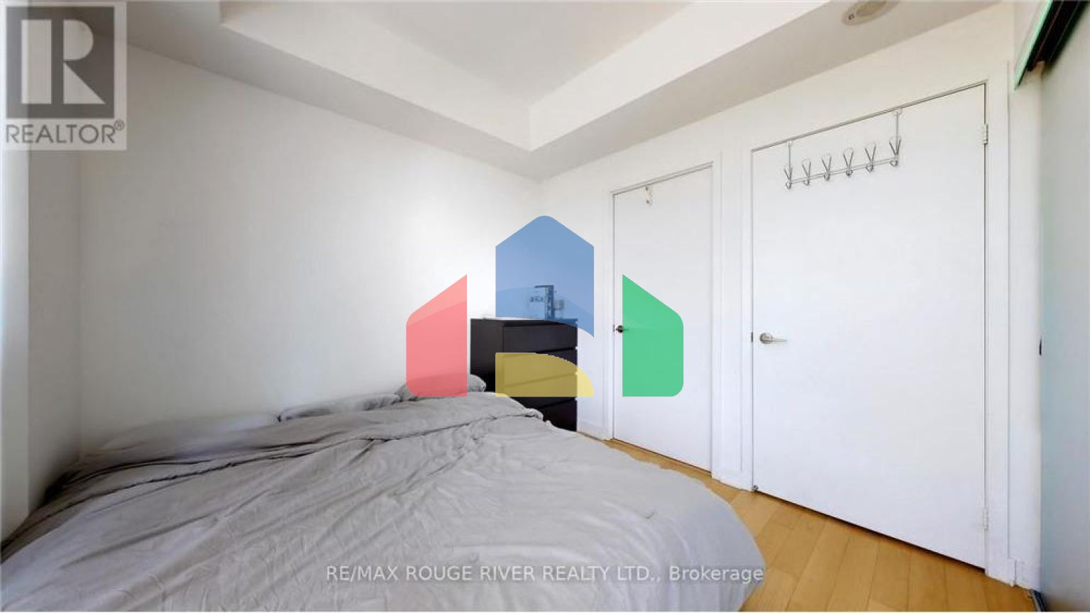 Residential - Condo/Apartment - Toronto, Canada - Canada