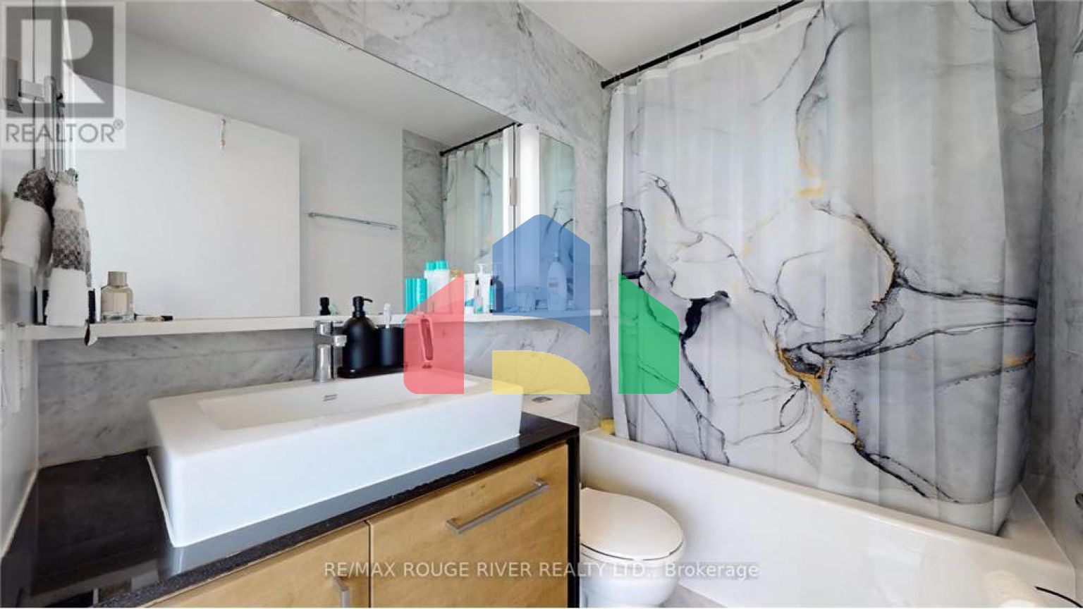 Residential - Condo/Apartment - Toronto, Canada - Canada