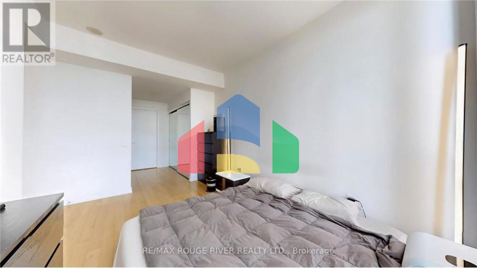 Residential - Condo/Apartment - Toronto, Canada - Canada