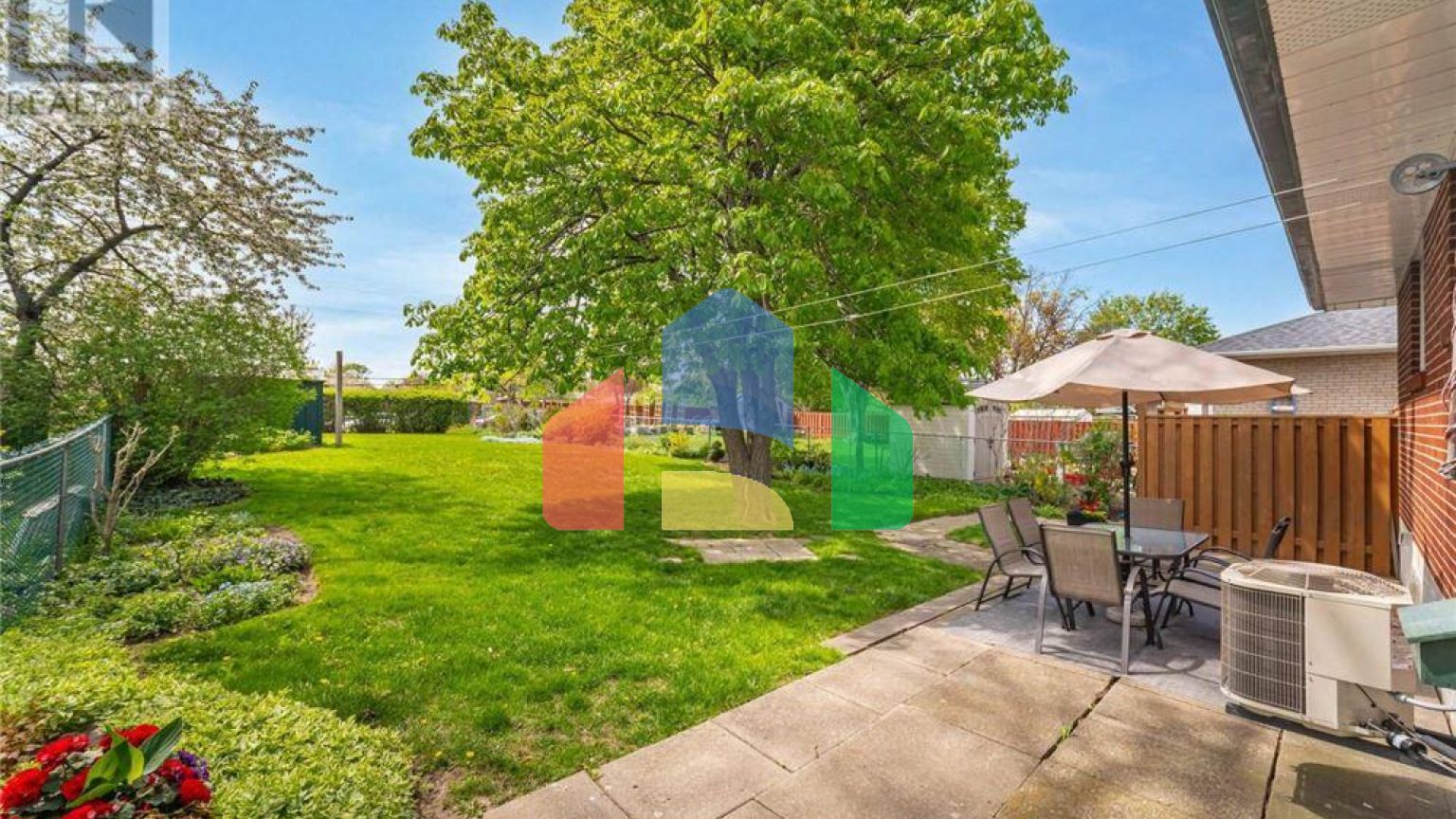 Residential - Single Family Home - Toronto, Canada - Canada