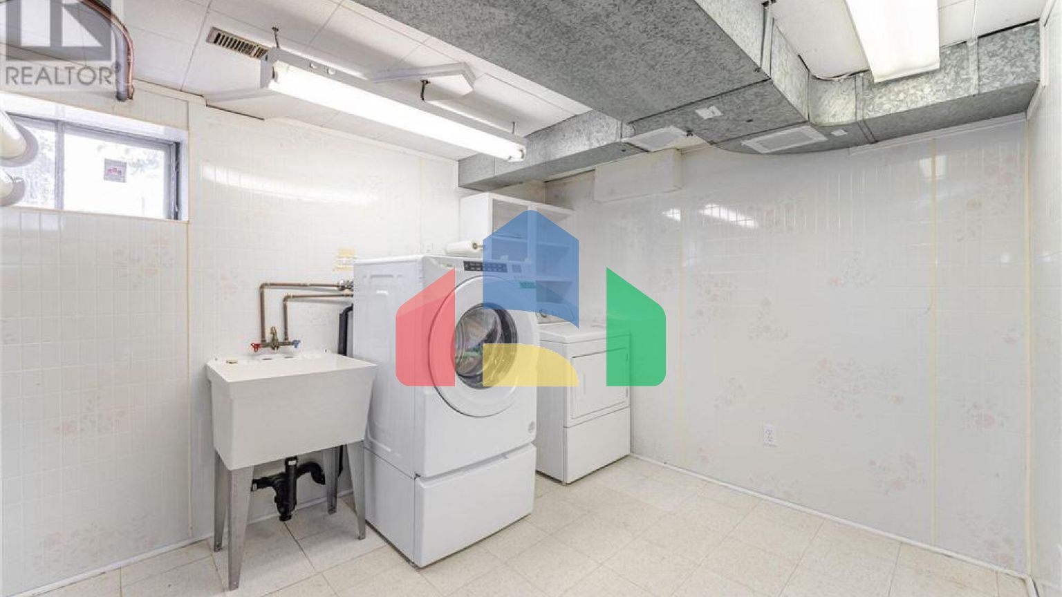 Residential - Single Family Home - Toronto, Canada - Canada