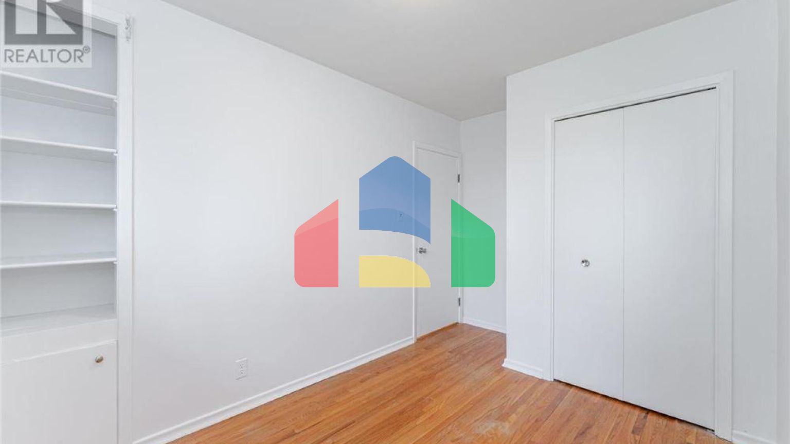 Residential - Single Family Home - Toronto, Canada - Canada