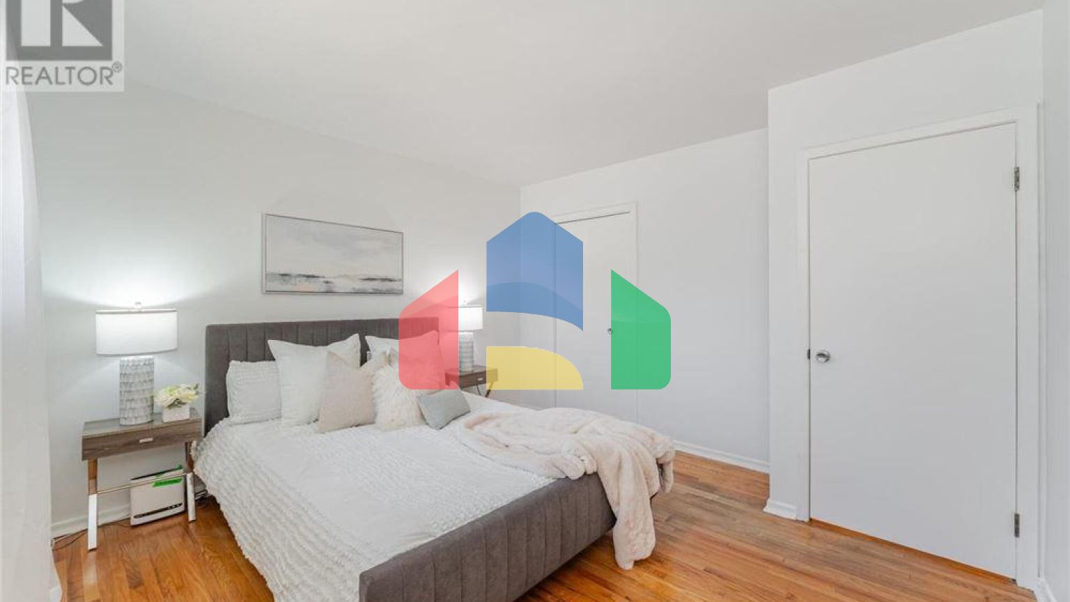 Residential - Single Family Home - Toronto, Canada - Canada