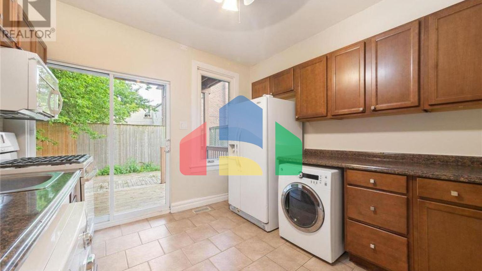 Residential - Single Family Home - Toronto, Canada - Canada