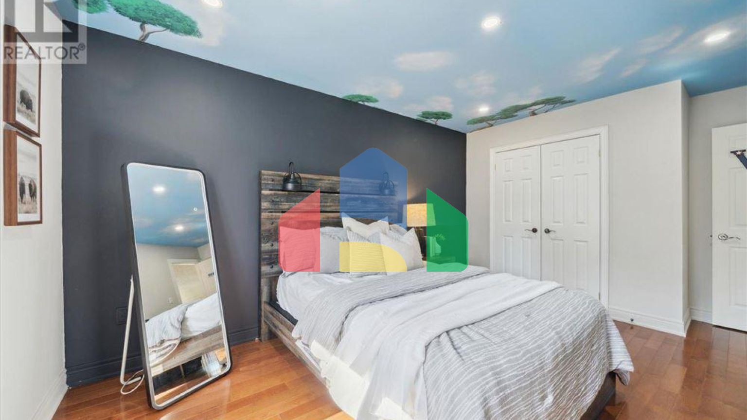 Residential - Single Family Home - Toronto, Canada - Canada