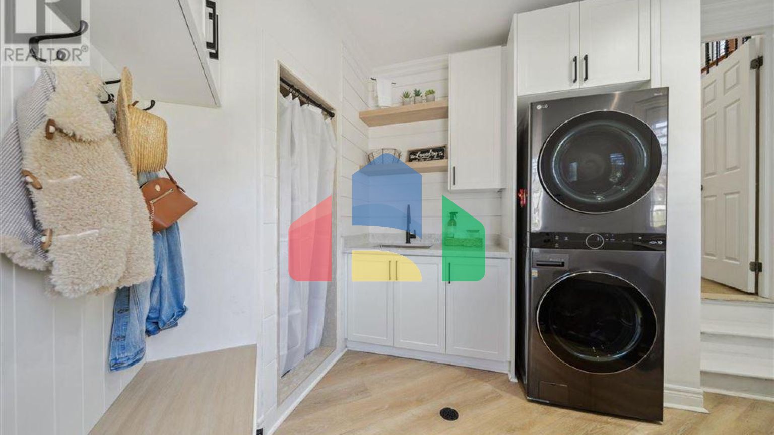 Residential - Single Family Home - Toronto, Canada - Canada