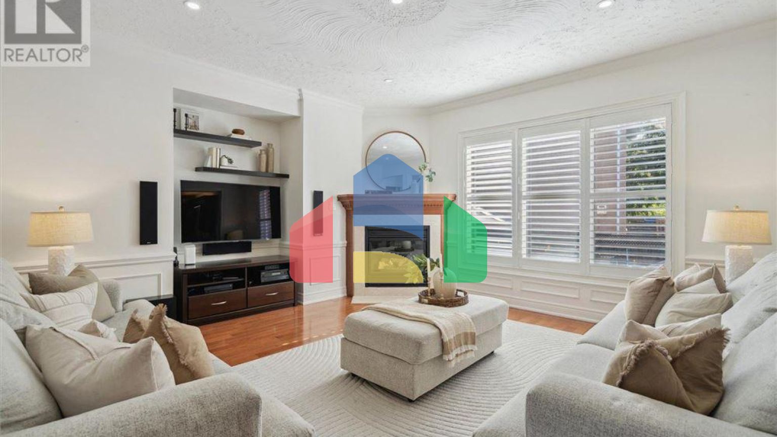 Residential - Single Family Home - Toronto, Canada - Canada