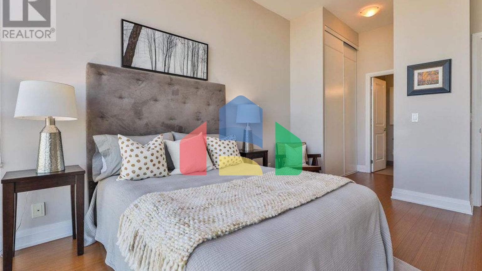 Residential - Condo/Apartment - Toronto, Canada - Canada