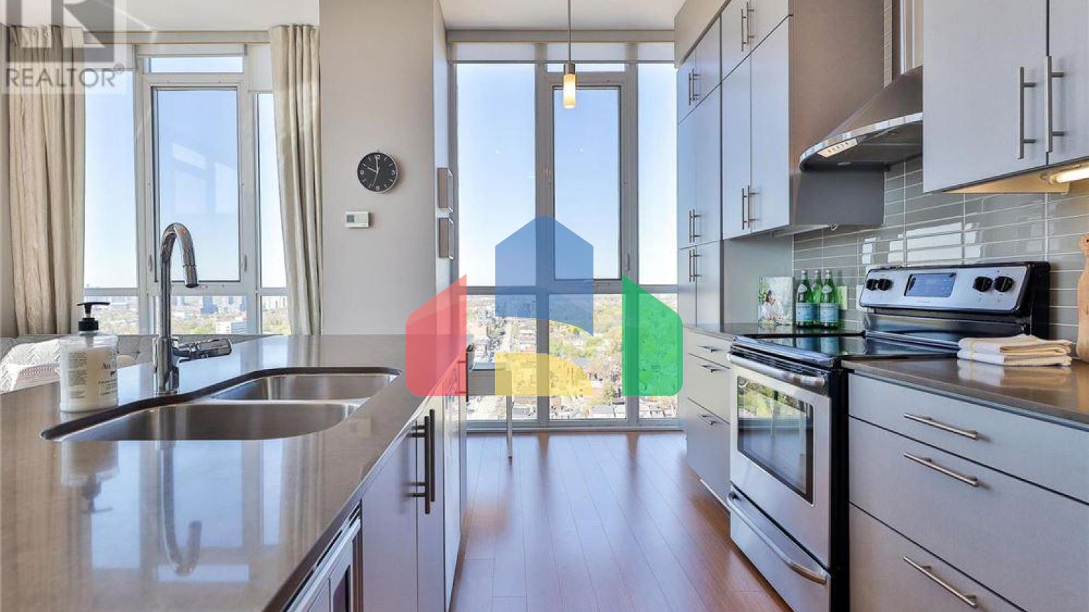 Residential - Condo/Apartment - Toronto, Canada - Canada