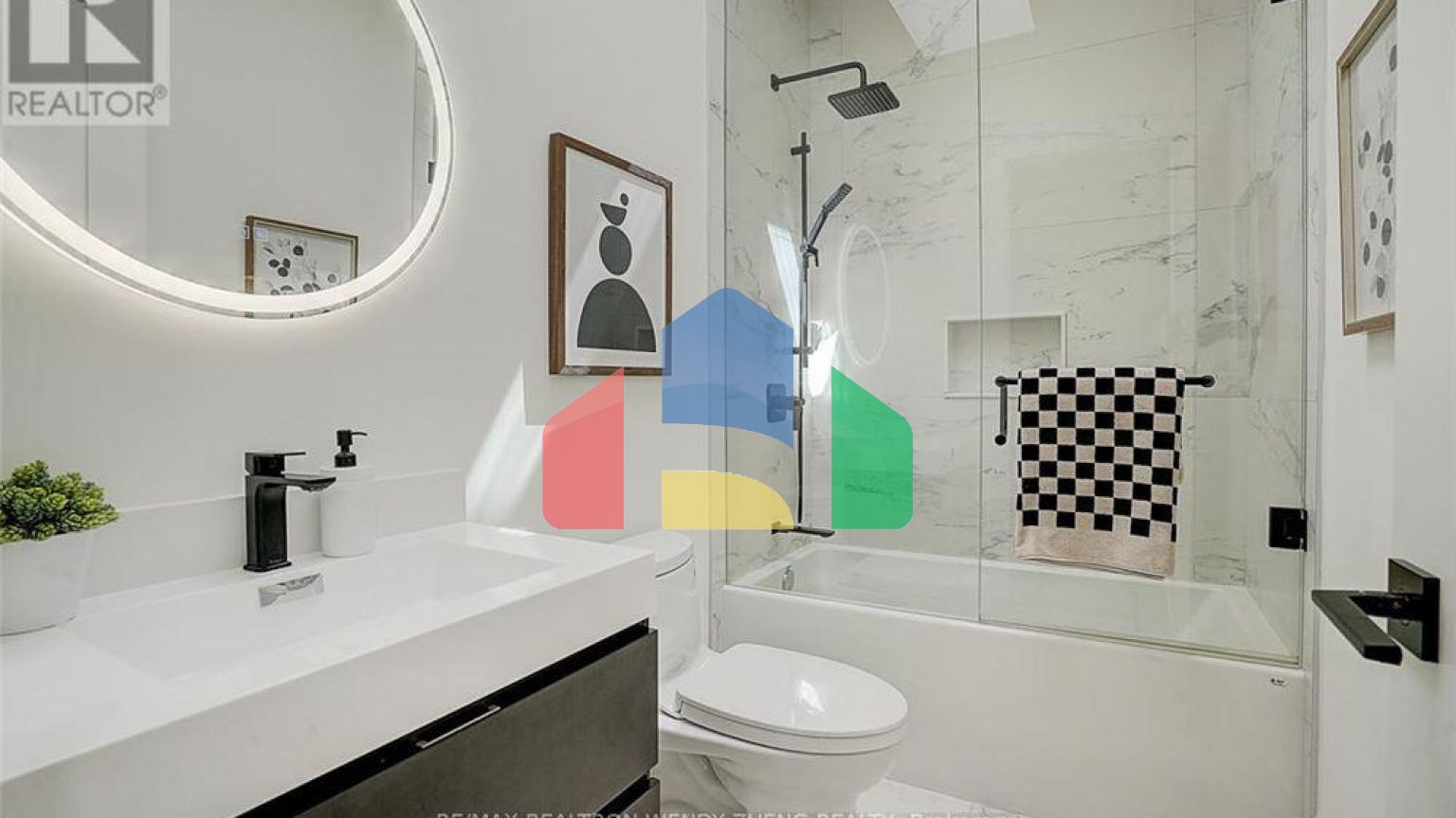 Residential - Single Family Home - Toronto, Canada - Canada