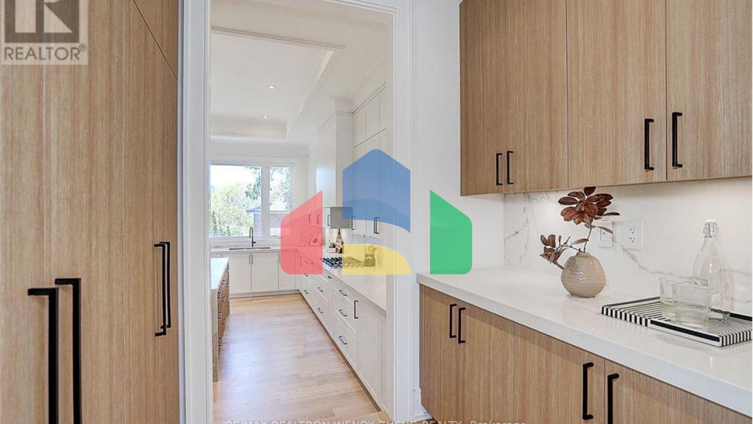 Residential - Single Family Home - Toronto, Canada - Canada