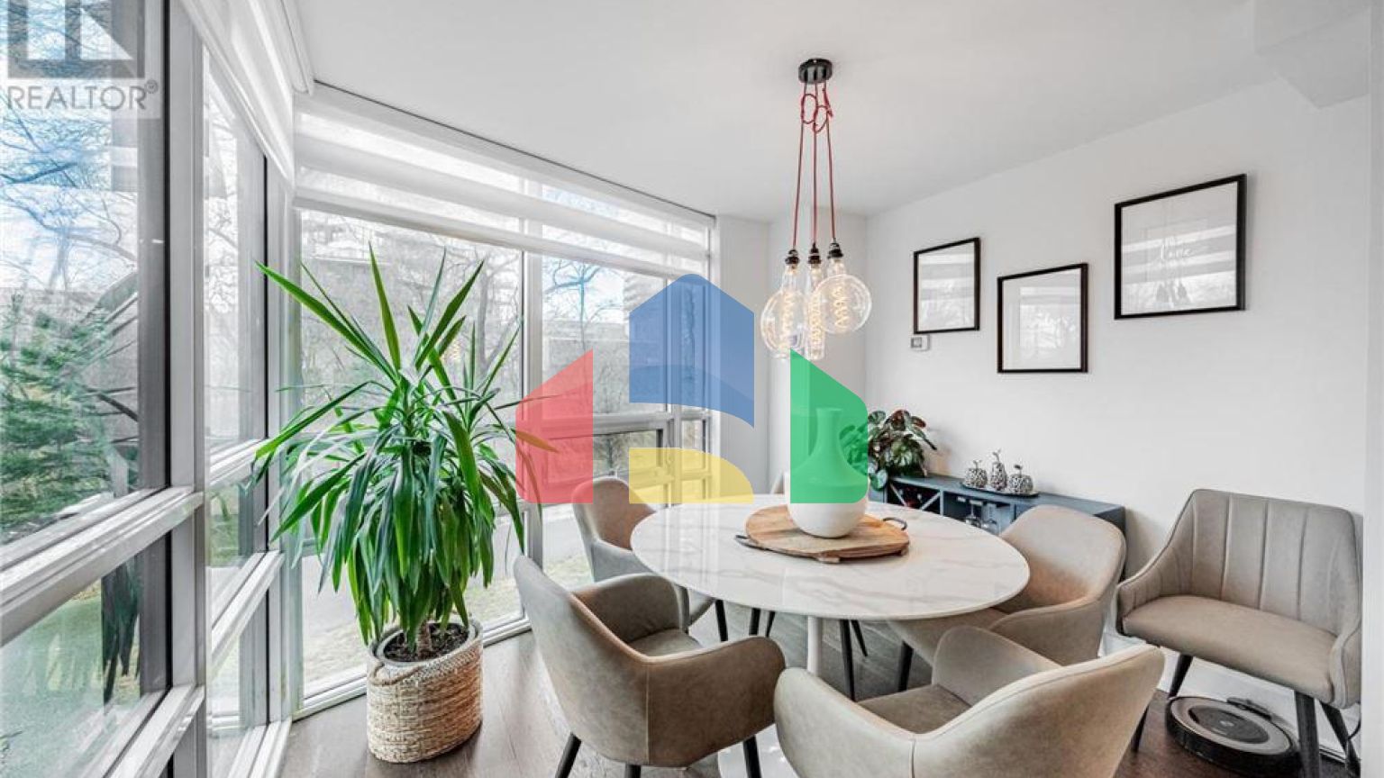 Residential - Condo/Apartment - Toronto, Canada - Canada