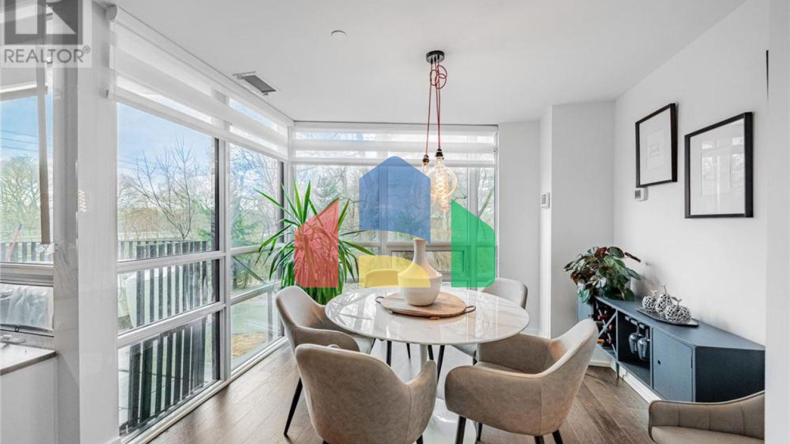 Residential - Condo/Apartment - Toronto, Canada - Canada