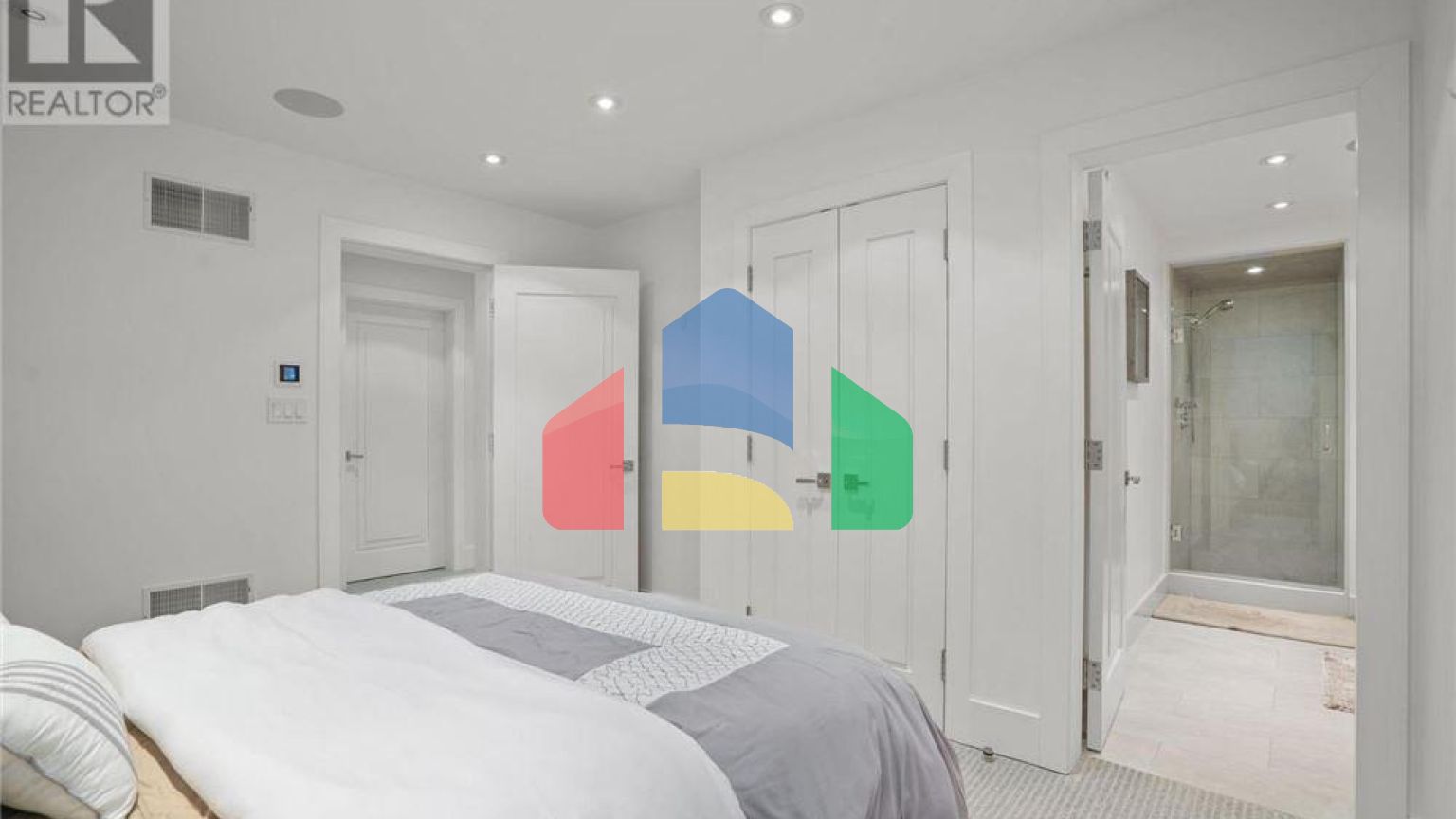 Residential - Single Family Home - Toronto, Canada - Canada