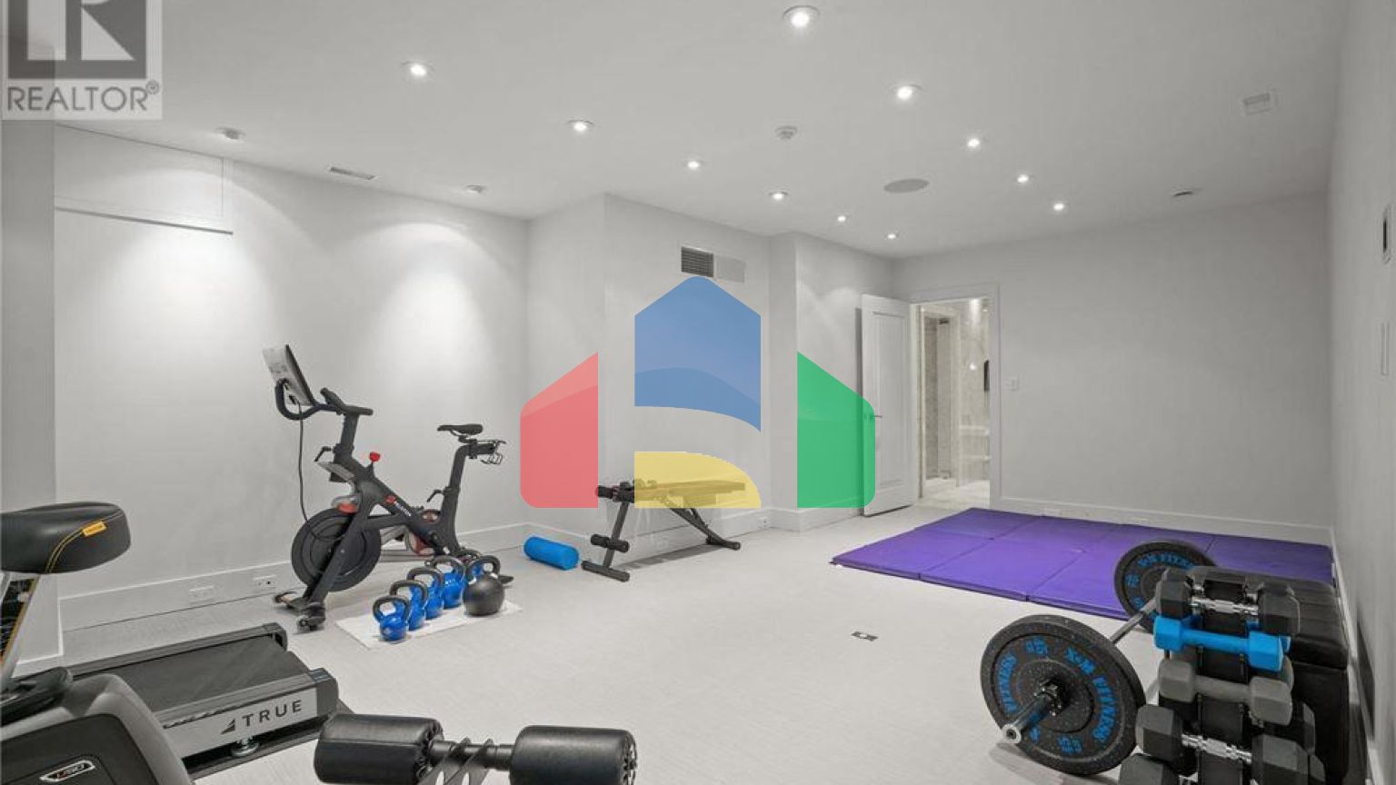 Residential - Single Family Home - Toronto, Canada - Canada