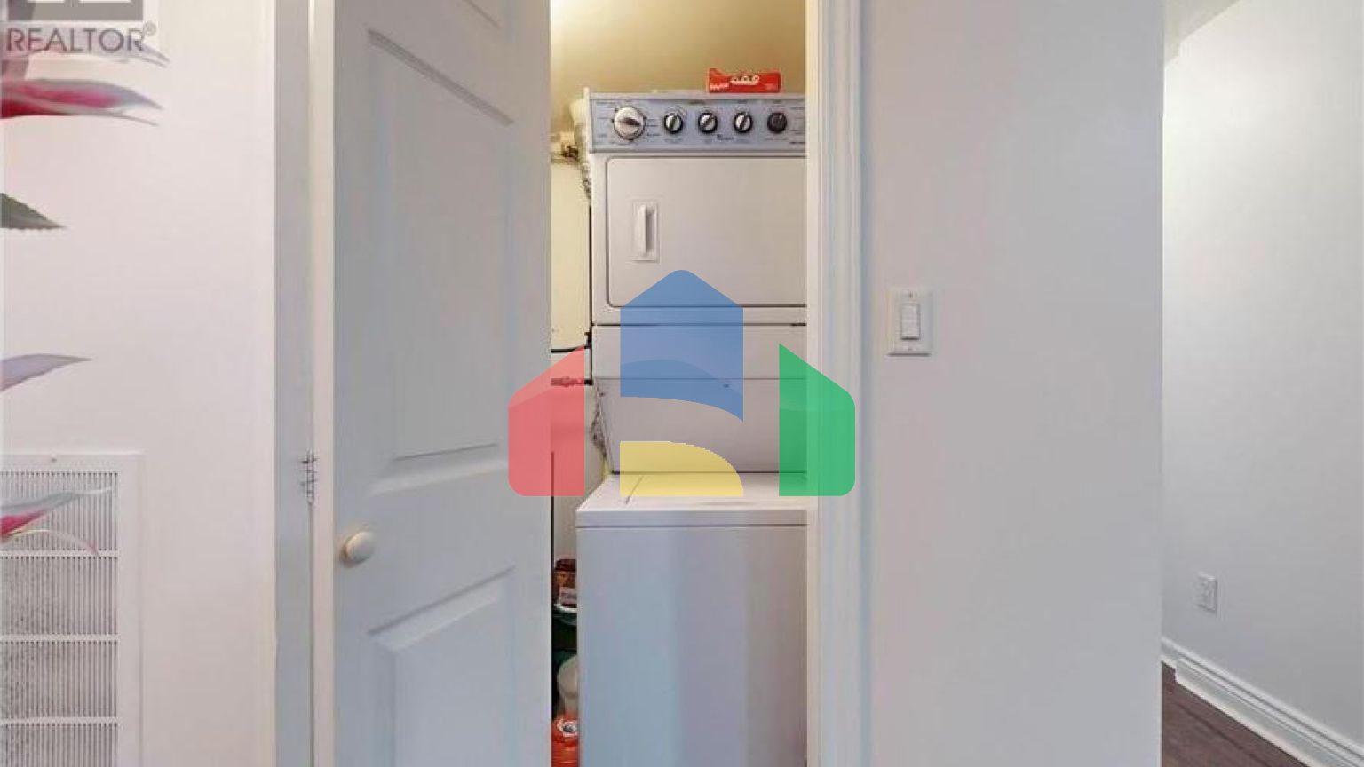 Residential - Condo/Apartment - Toronto, Canada - Canada