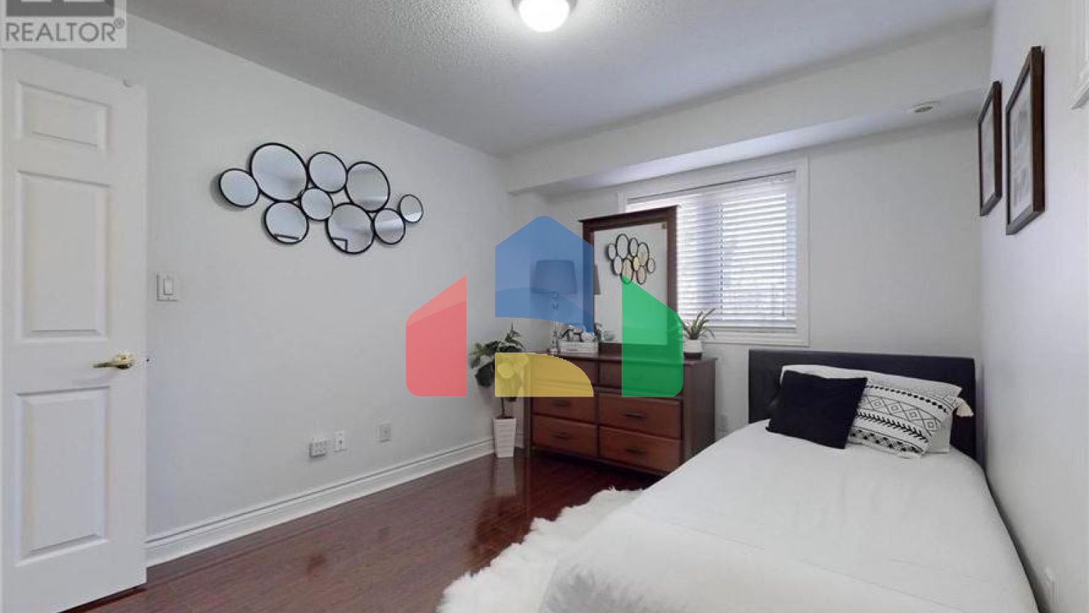 Residential - Condo/Apartment - Toronto, Canada - Canada