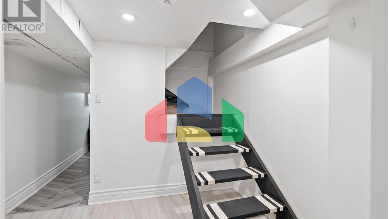 Residential - Single Family Home - Toronto, Canada - Canada