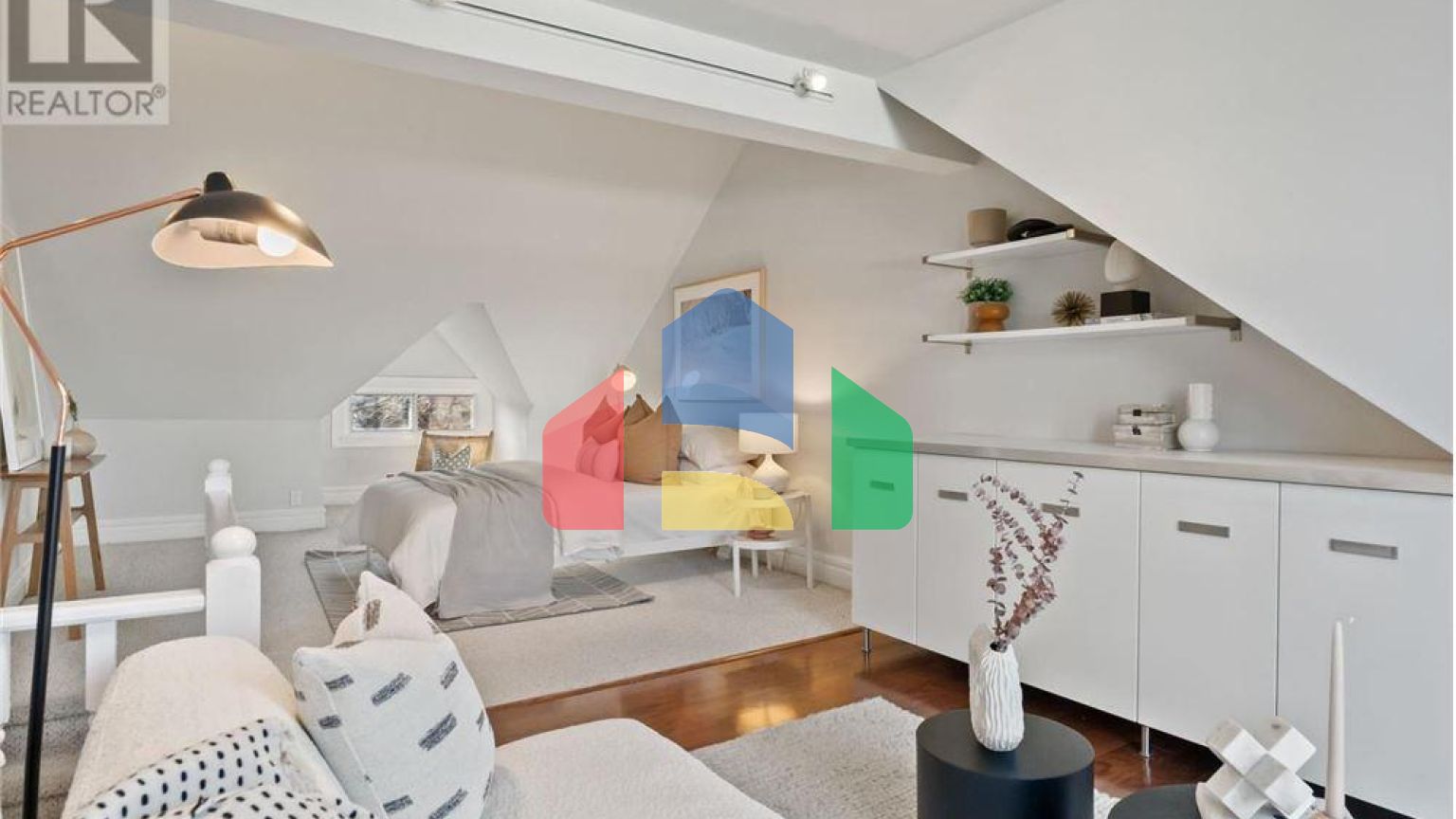 Residential - Single Family Home - Toronto, Canada - Canada