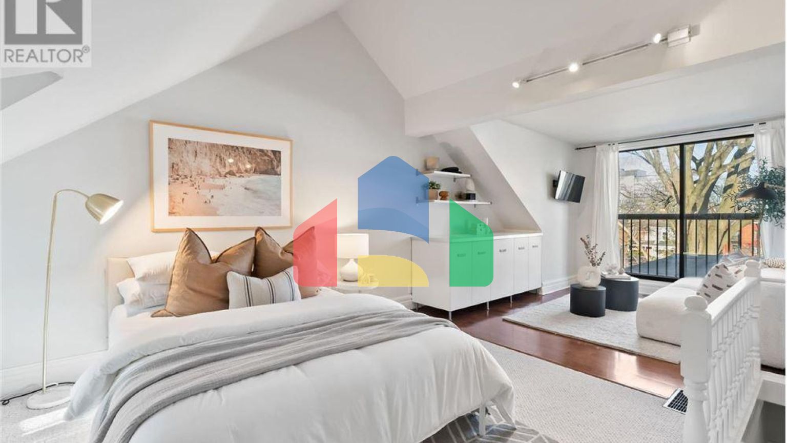 Residential - Single Family Home - Toronto, Canada - Canada