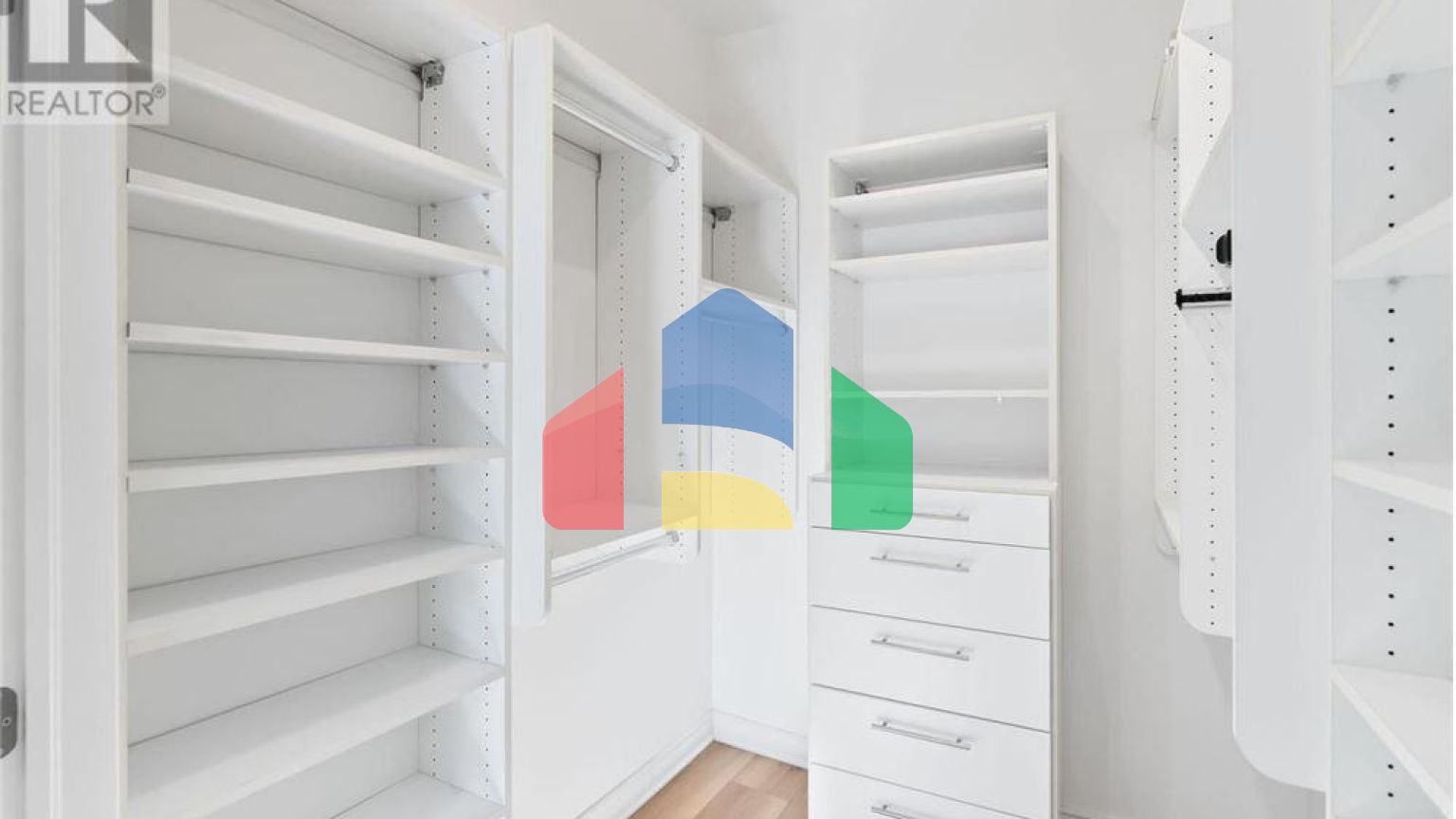 Residential - Single Family Home - Toronto, Canada - Canada