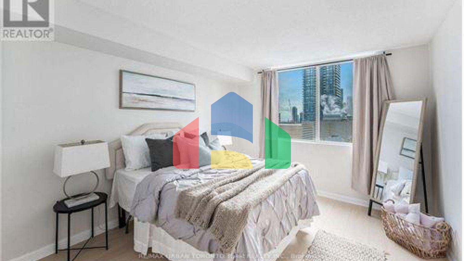 Residential - Condo/Apartment - Toronto, Canada - Canada