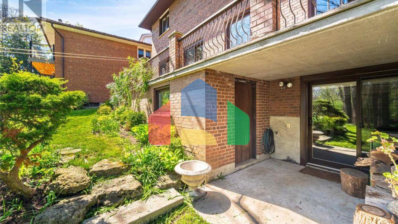 Residential - Single Family Home - Toronto, Canada - Canada