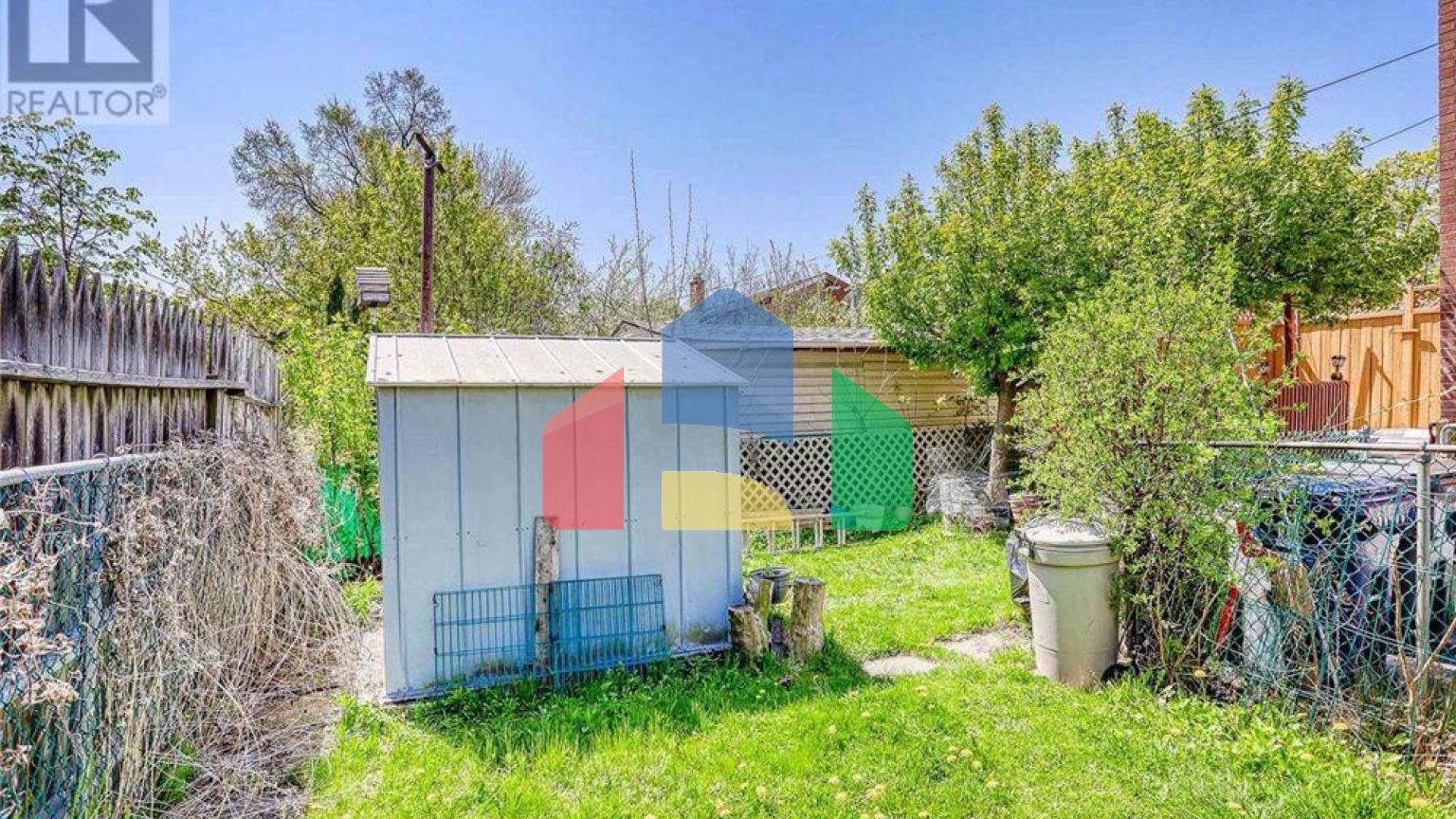 Residential - Single Family Home - Toronto, Canada - Canada