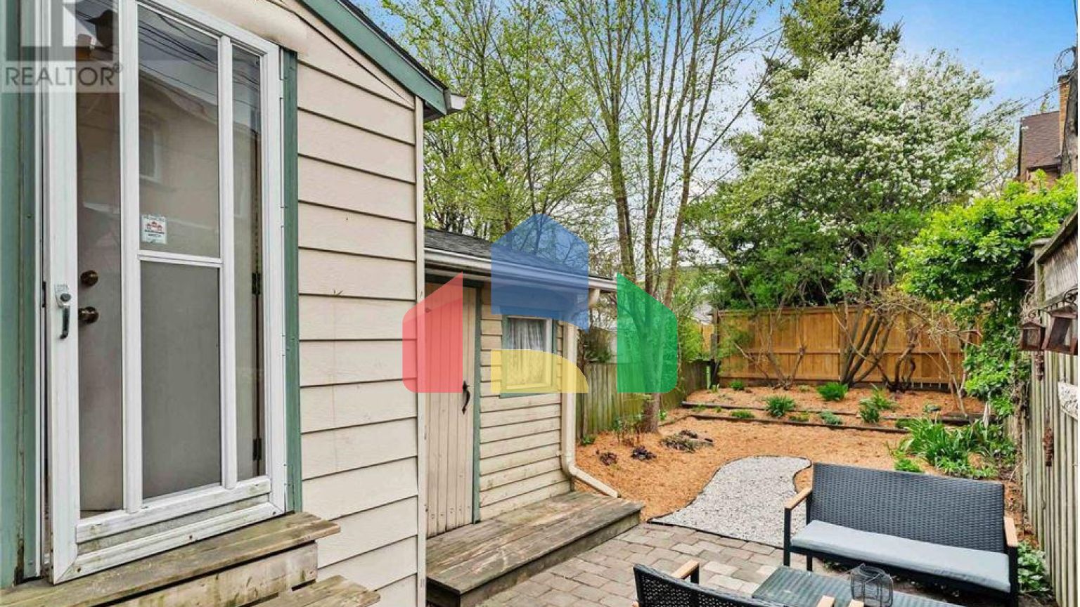 Residential - Single Family Home - Toronto, Canada - Canada