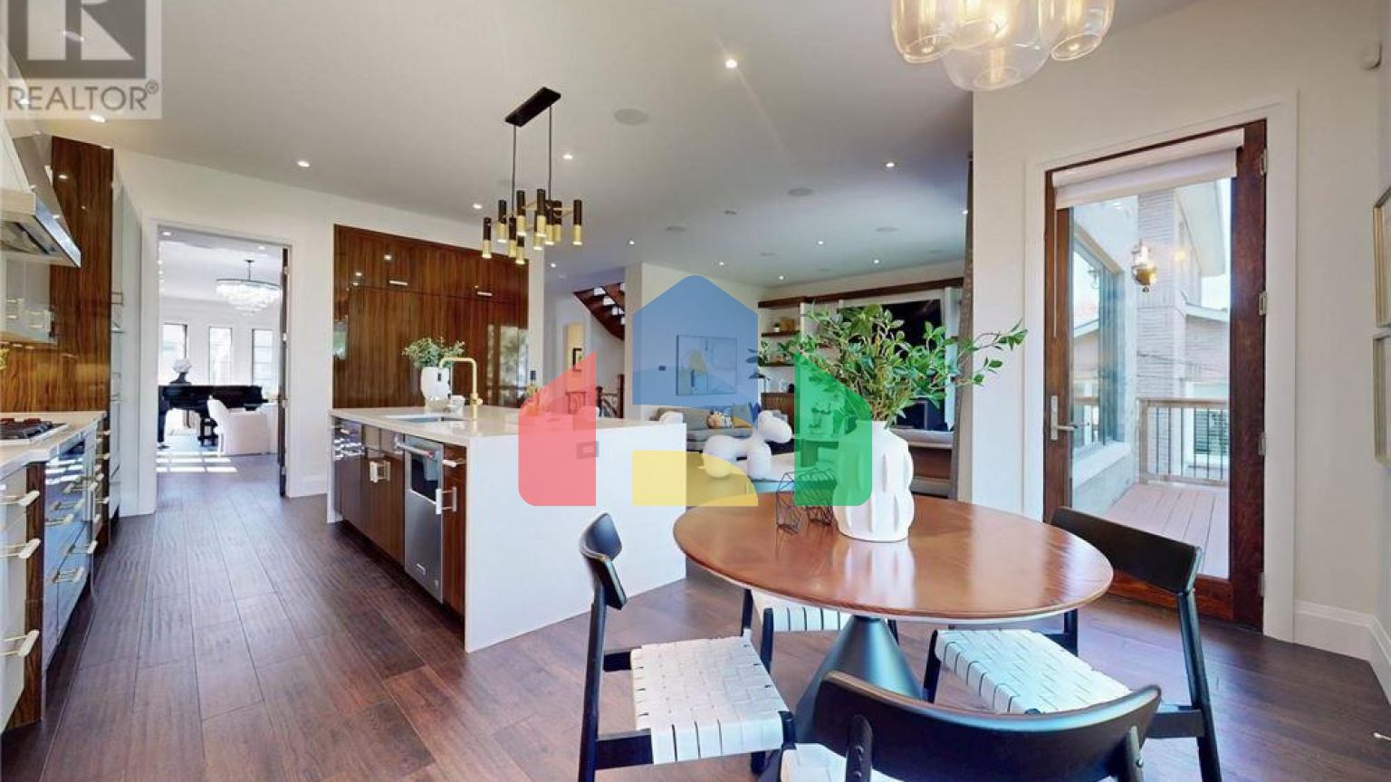 Residential - Single Family Home - Toronto, Canada - Canada