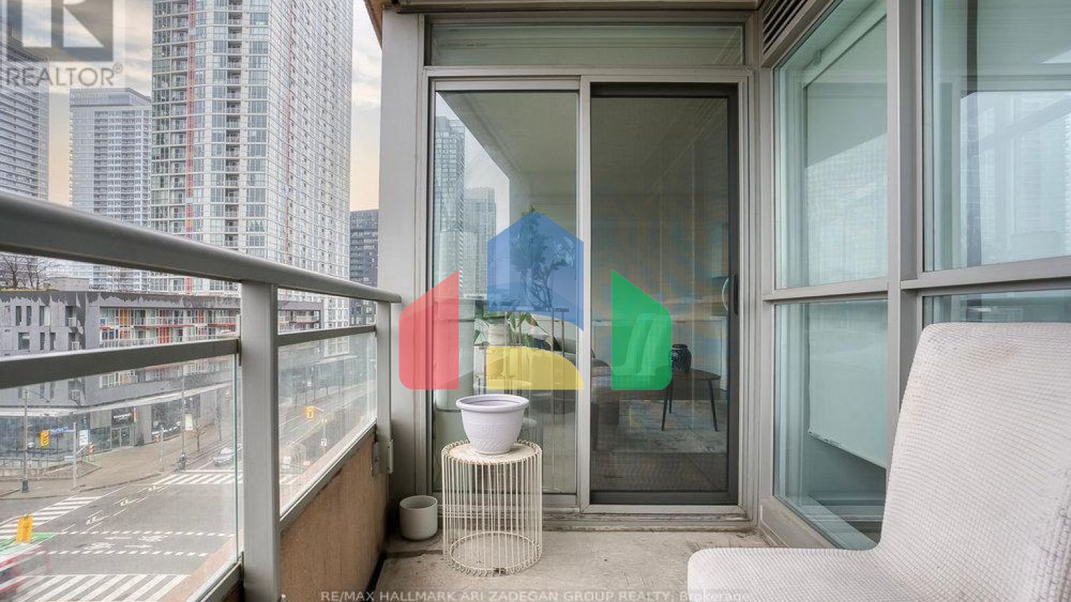 Residential - Condo/Apartment - Toronto, Canada - Canada