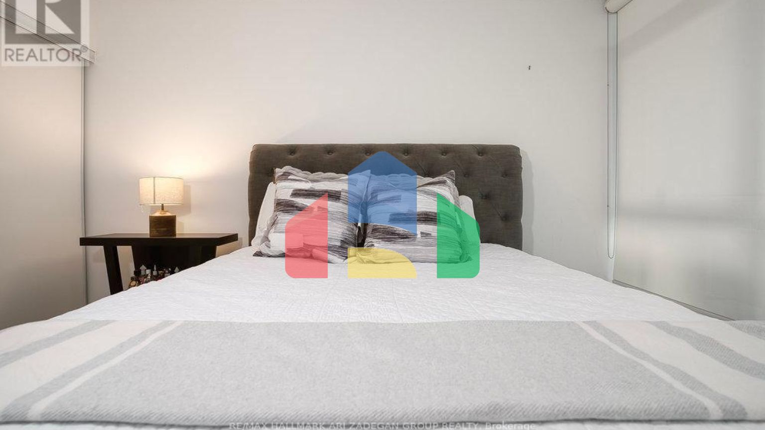 Residential - Condo/Apartment - Toronto, Canada - Canada