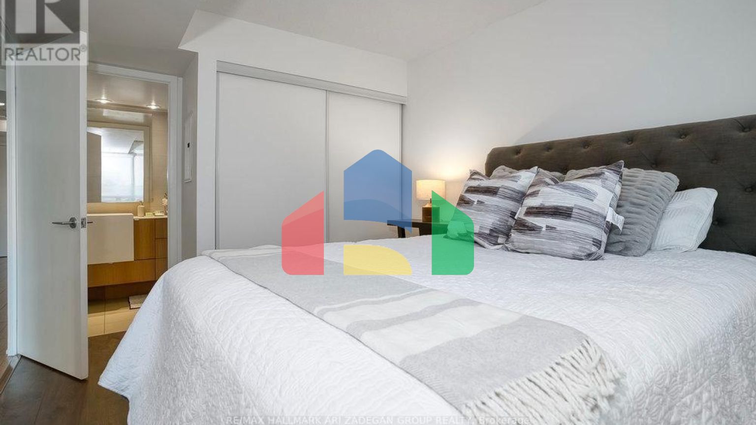 Residential - Condo/Apartment - Toronto, Canada - Canada