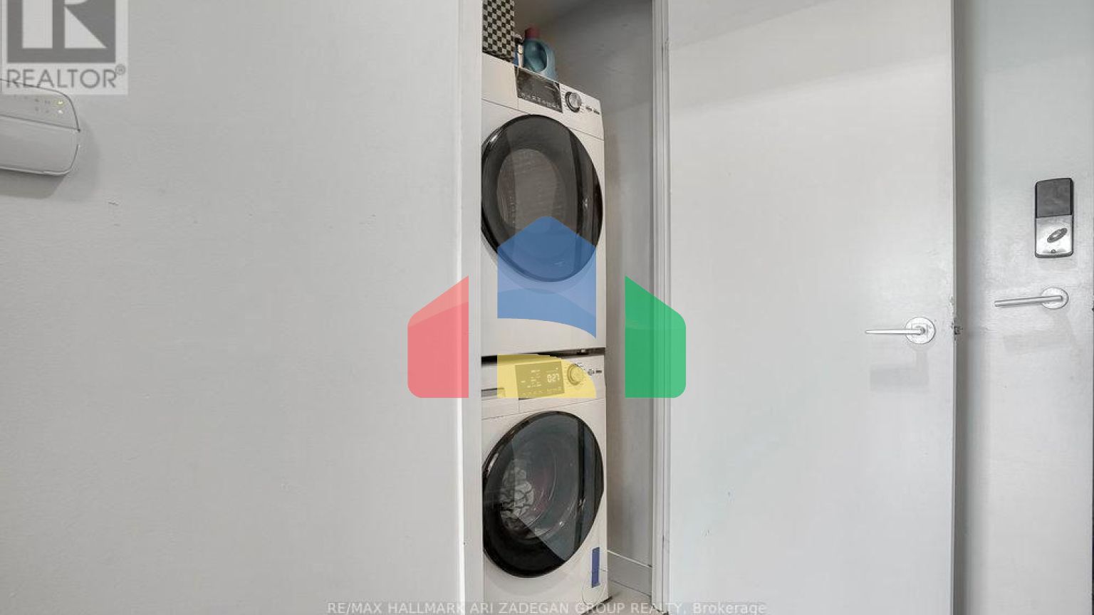 Residential - Condo/Apartment - Toronto, Canada - Canada