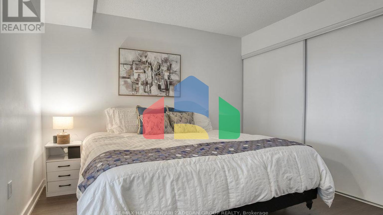 Residential - Condo/Apartment - Toronto, Canada - Canada