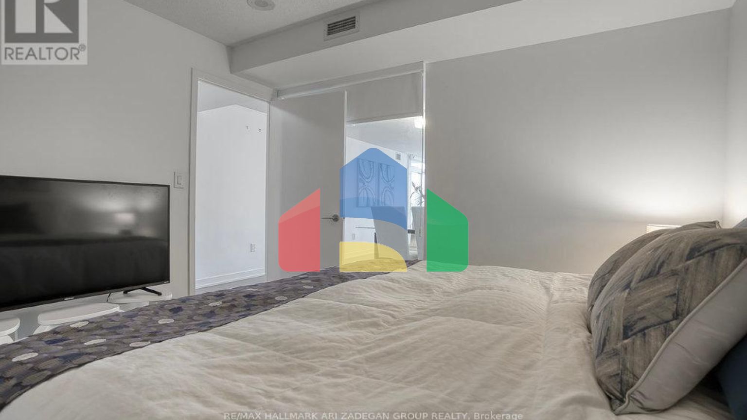 Residential - Condo/Apartment - Toronto, Canada - Canada