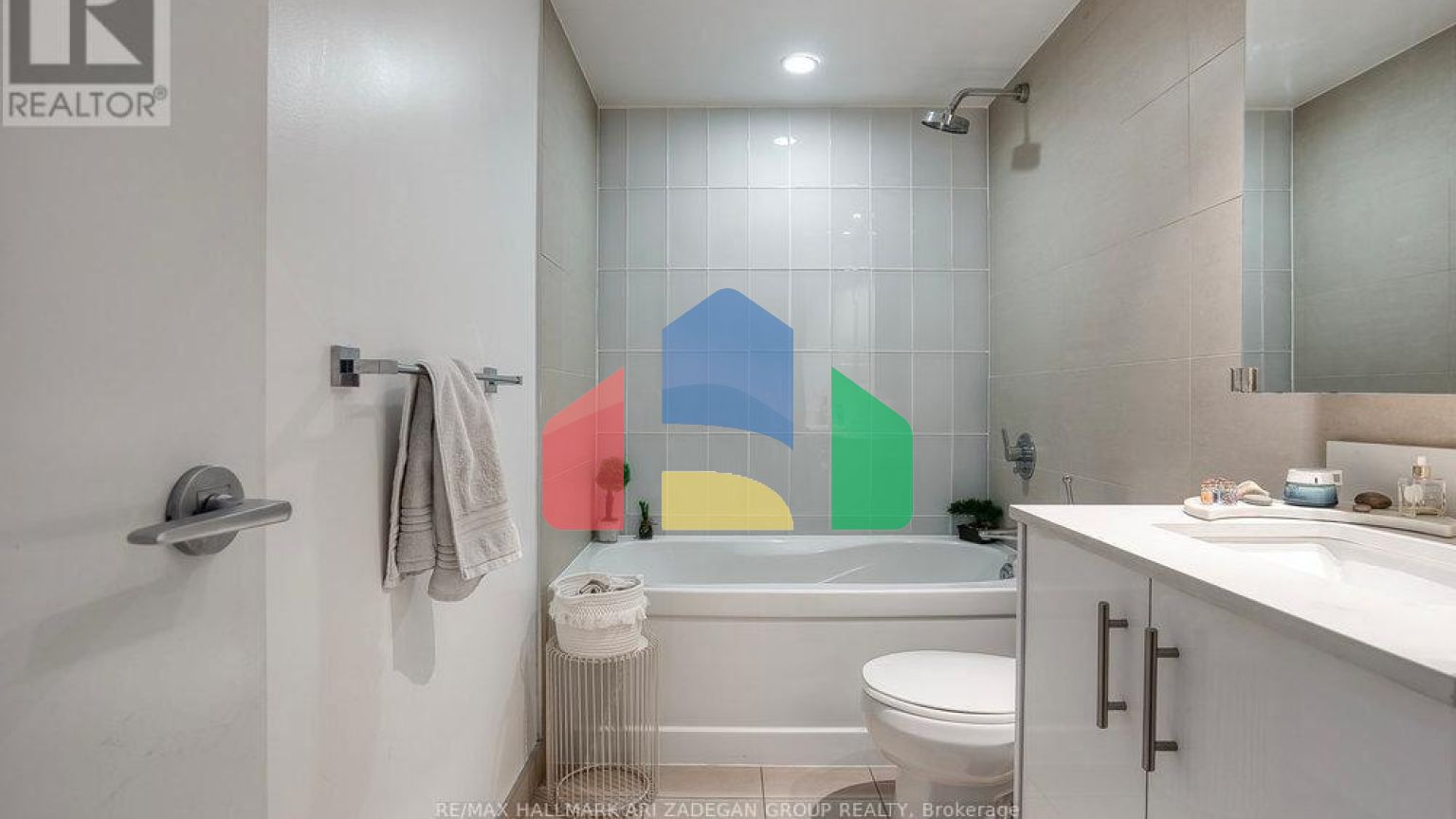 Residential - Condo/Apartment - Toronto, Canada - Canada