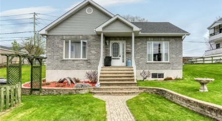 Residential - Bungalow - Cap-de-la-Madeleine (Trois-Rivières), Canada - Canada