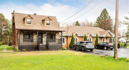 Residential - Two Level House - Saint-Louis-de-France (Trois-Rivières), Canada - Canada