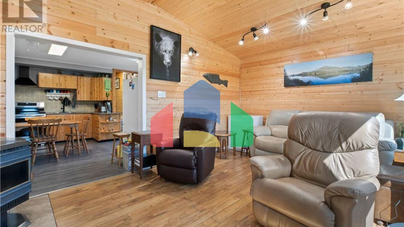 Residential - Single Family Home - Ucluelet, Canada - Canada