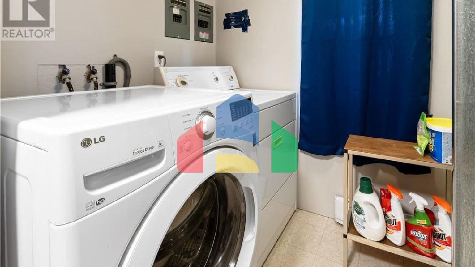 Residential - Single Family Home - Ucluelet, Canada - Canada