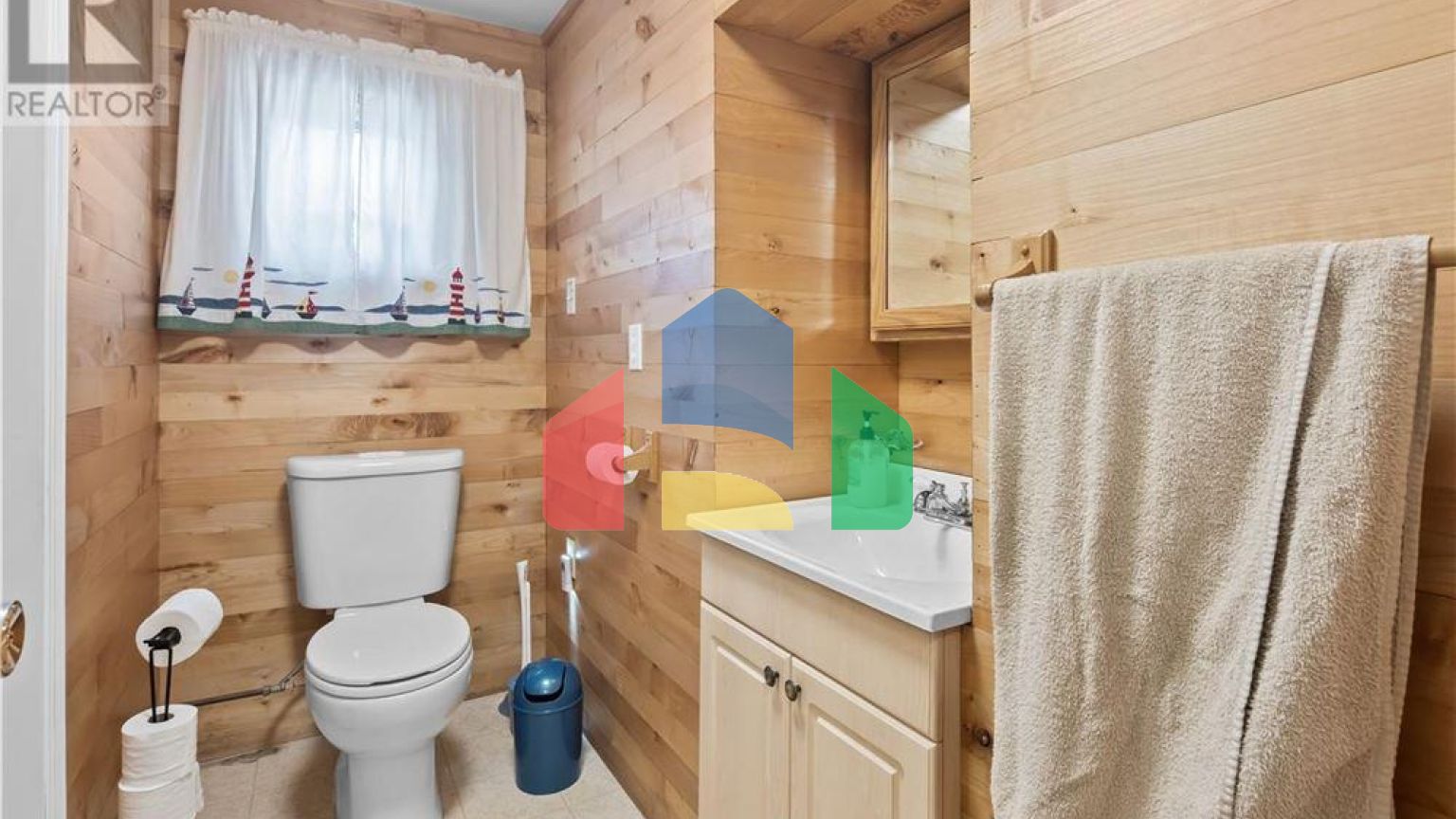 Residential - Single Family Home - Ucluelet, Canada - Canada